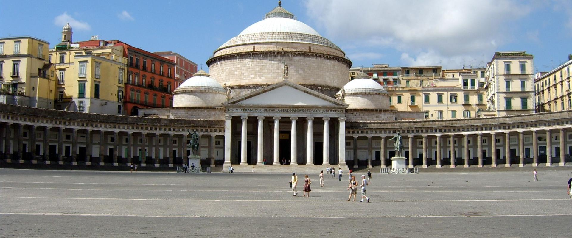 Piazza del plebiscito napoli Piazza del plebiscito napoli