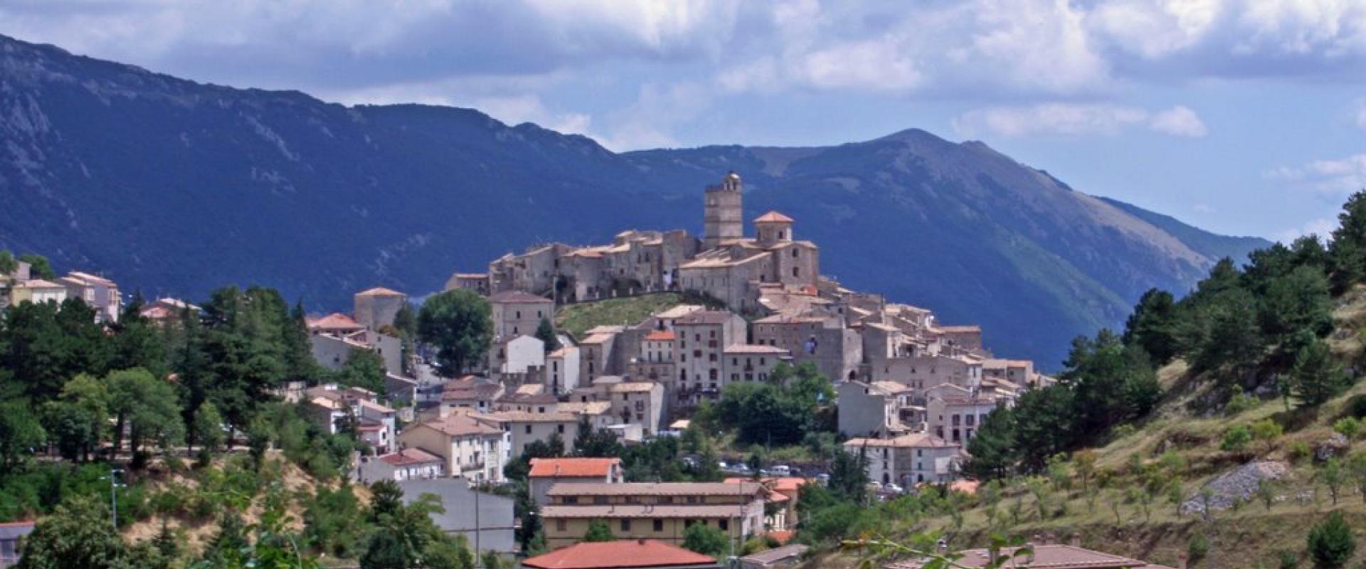 Visit of Castel del Monte Abruzzo