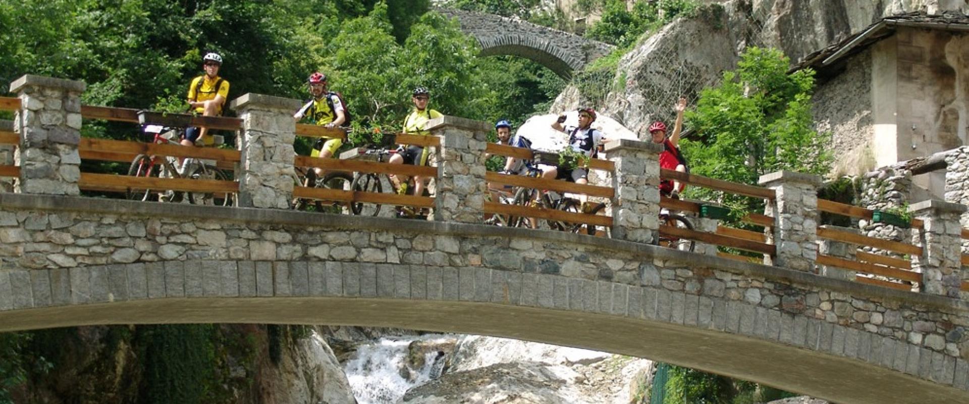 cycling along valeriana path