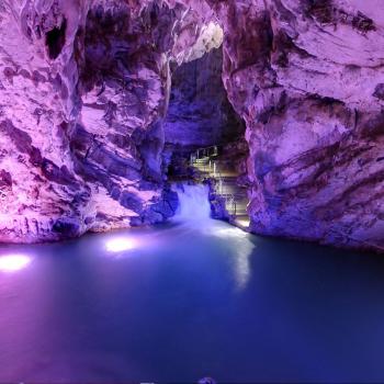 Visit the Pertosa caves